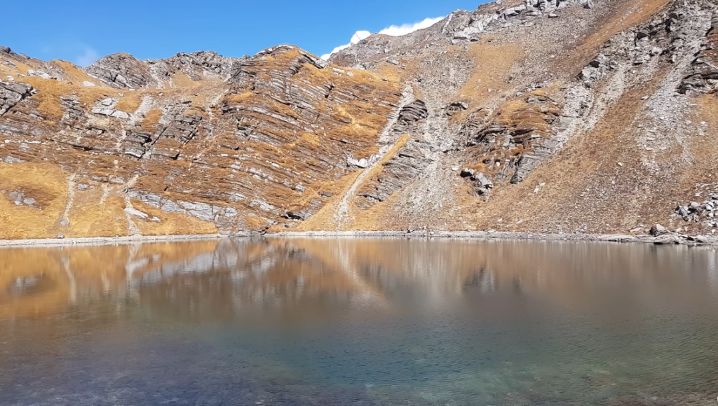 Day hike to Khayer Lake (4,660 m) and return to Khopra